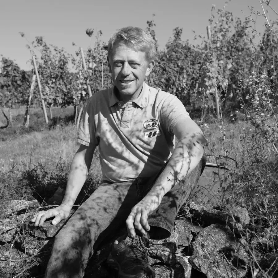 Etienne Simonis dans les vignes