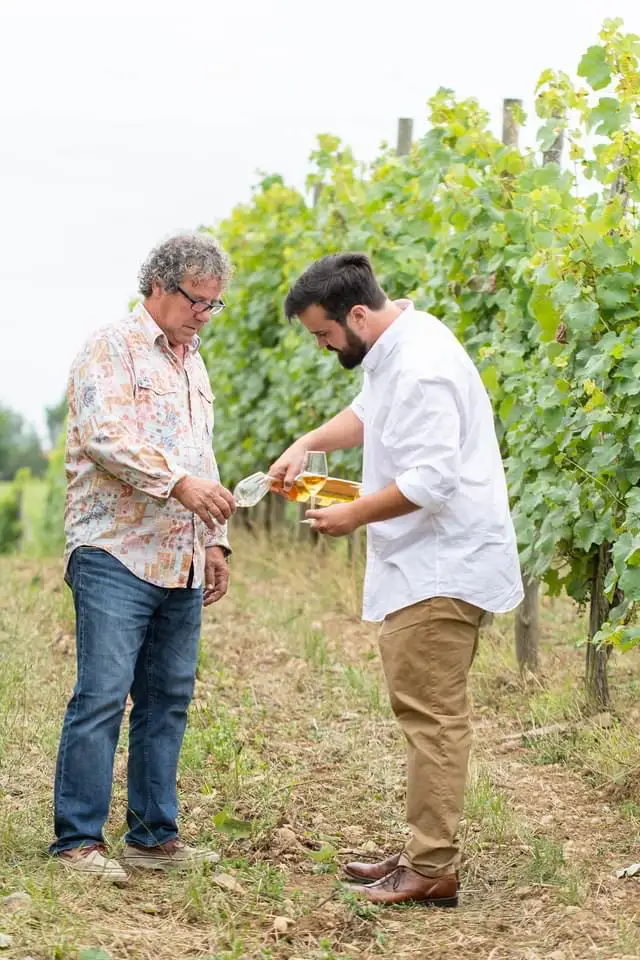 Pierre et Leny Samson dans les vignes du domaine