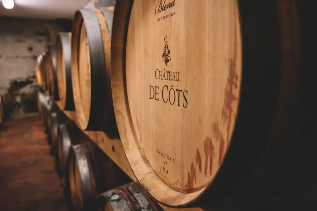 Le chai du Ch&acirc;teau de C&ocirc;ts