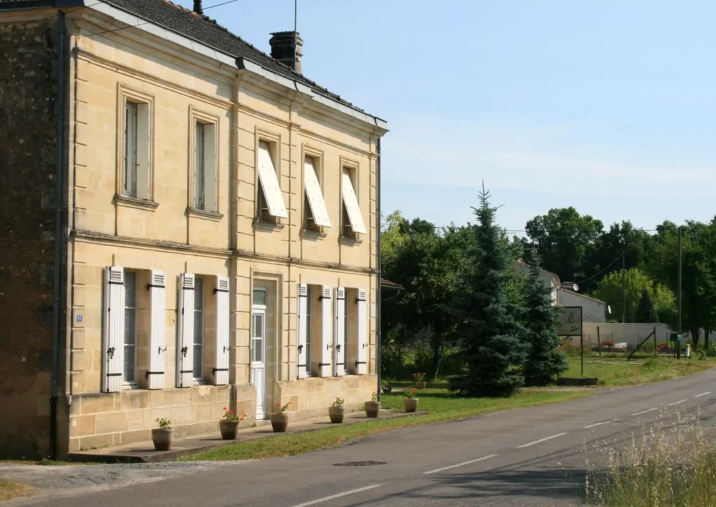 La fa&ccedil;ade du Ch&acirc;teau des Vieux Moulins