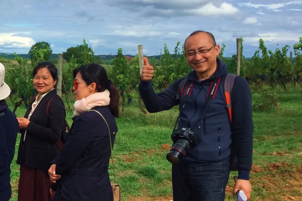Château de Chambert - Dégustation dans les vignes avec des visiteurs