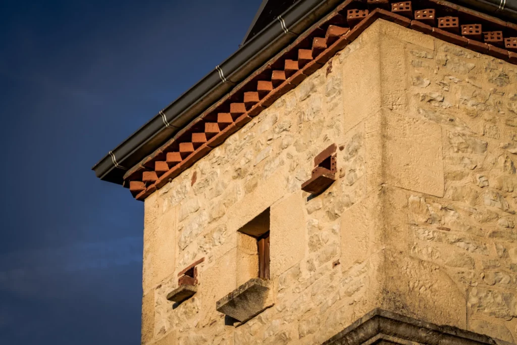 Château Haut-Monplaisir - Bâtiment en pierre du domaine