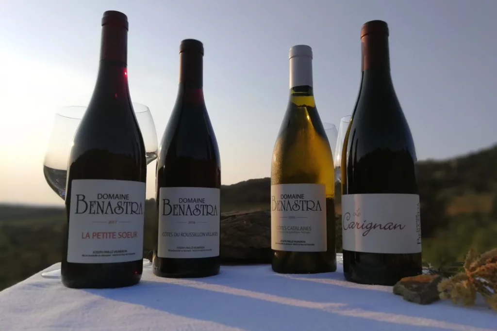 Domaine Benastra - Quatre cuvées du domaine au coucher du soleil