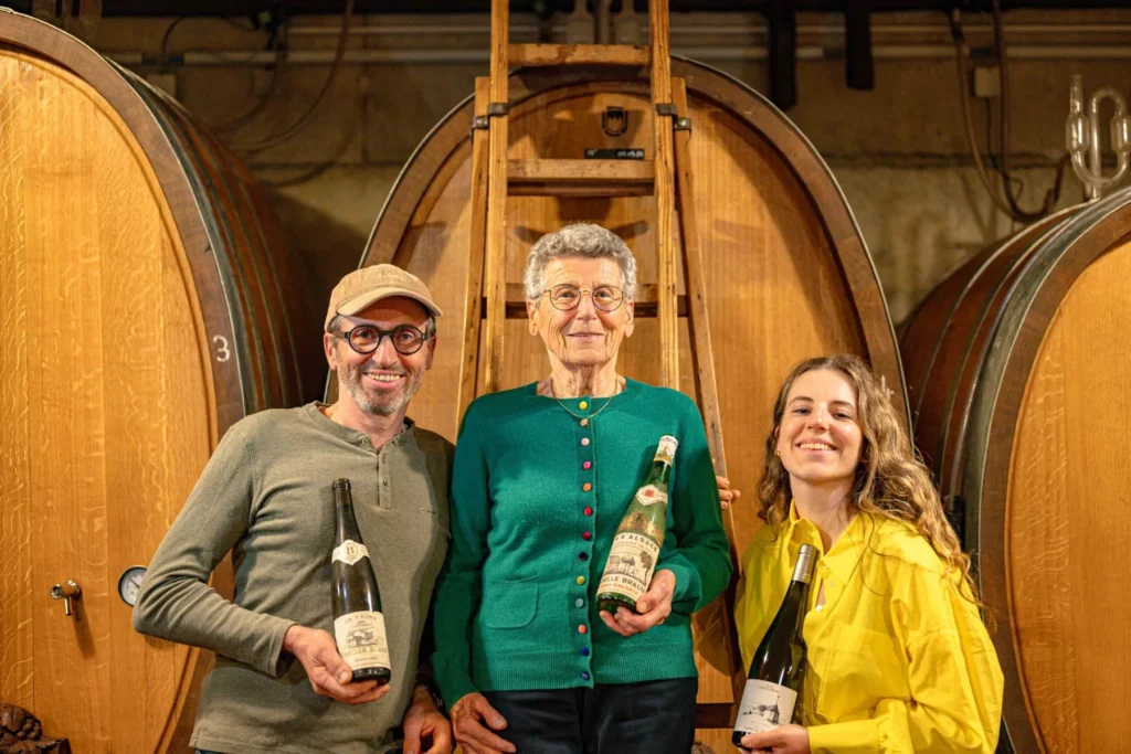 Domaine Camille Braun - La famille Braun au chai, devant les foudres