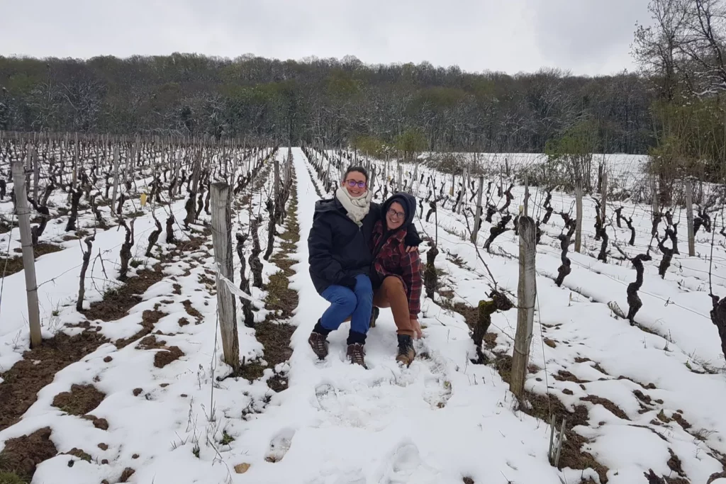 Domaine des Pentacrines - Clarisse Nunez et Jean-Marie Grandvaux dans les vignes enneigées