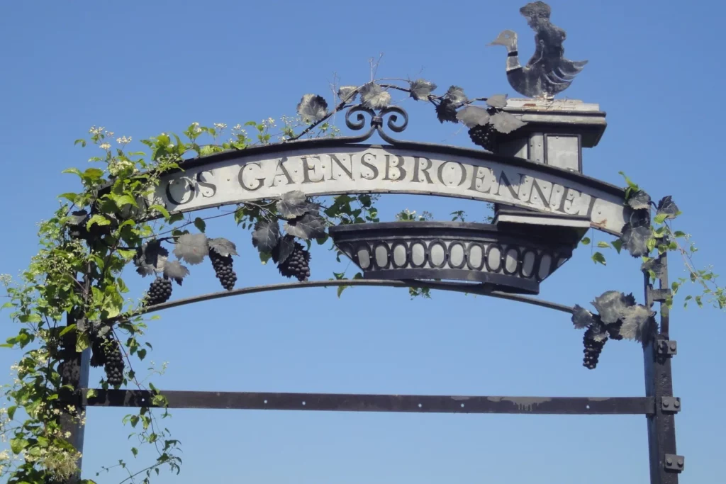 Domaine Hering - Portail du lieu-dit Gaensbroennel