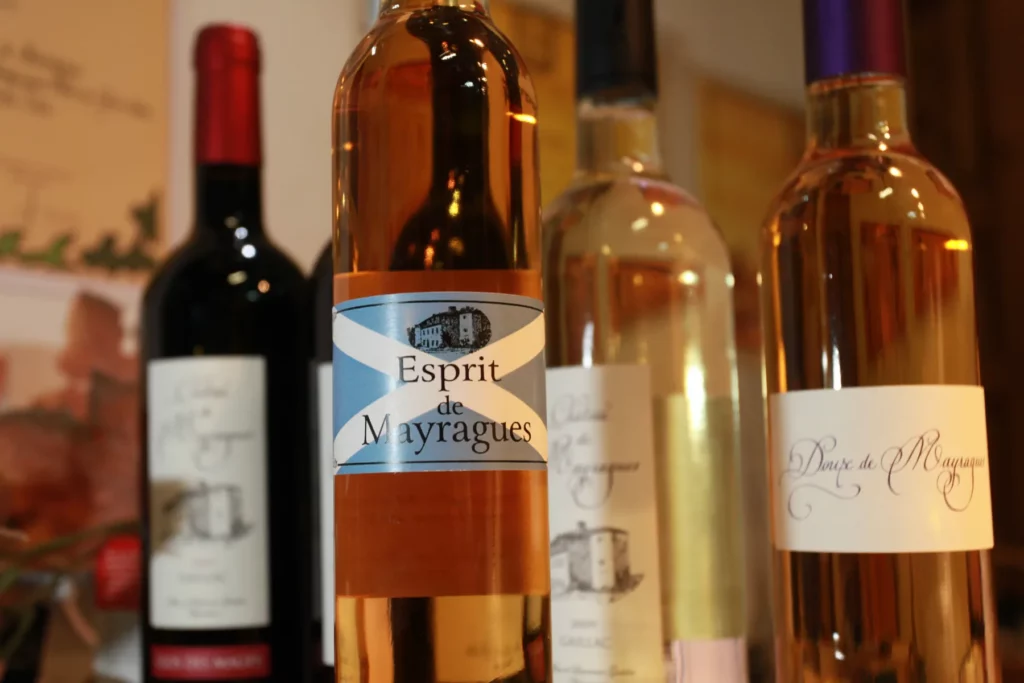 Château de Mayragues - Bouteilles de la gamme au caveau de dégustation